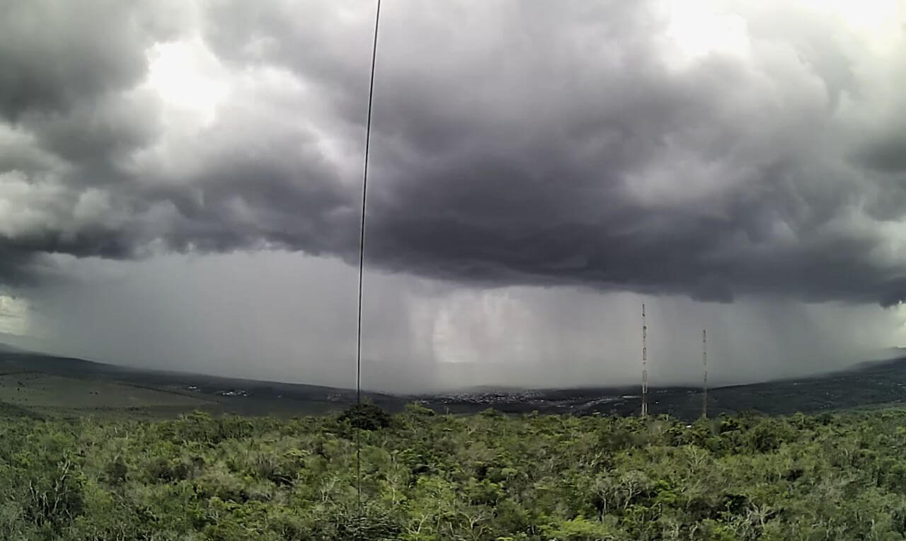 Forma O De Chuva Intensa E Raios Na Cidade De Seabra Ba Veja O V Deo